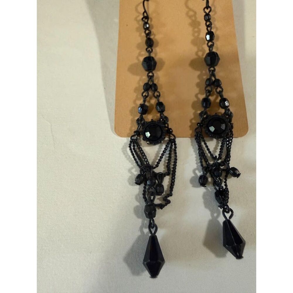 Black long dangle earrings - Picture 2 of 2